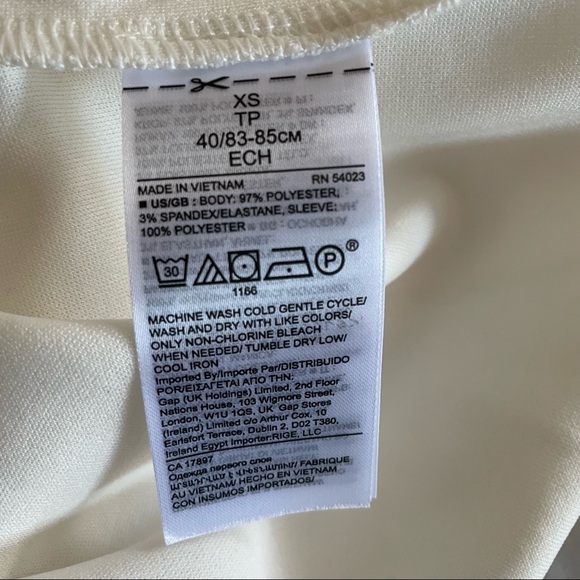 NEW WITH TAGS Banana Republic white 3/4 flowy sleeve shirt top - Picture 9 of 10